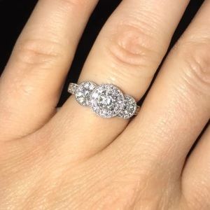 Diamond engagement ring